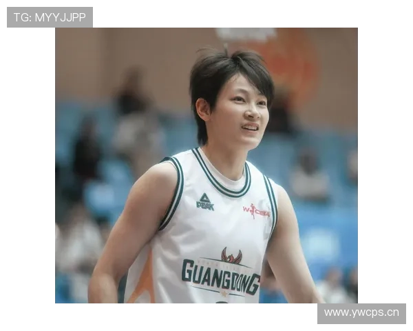 杨力维场上像猛兽，朋友圈像土豪日常，普通人真的代入不了